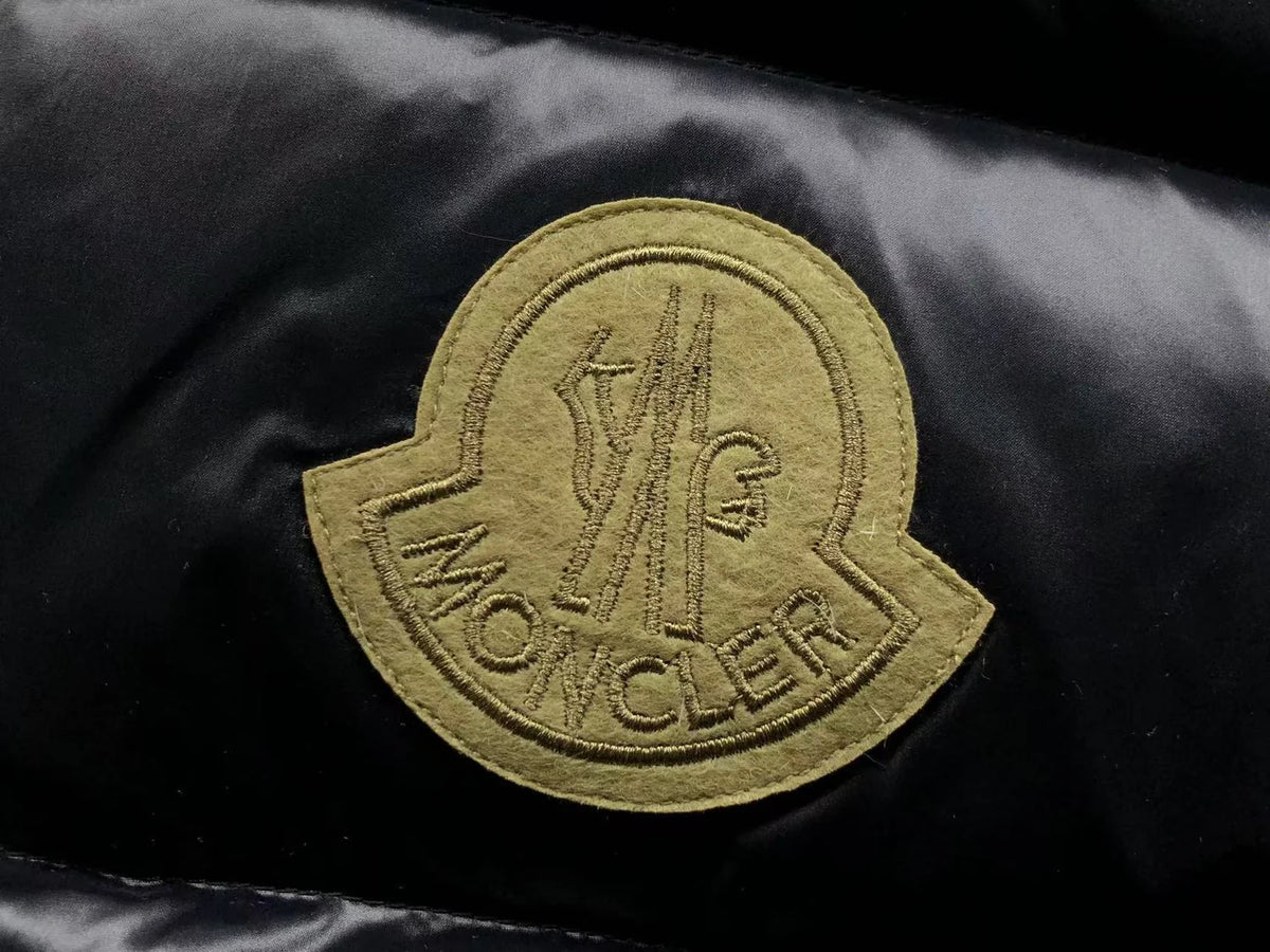 Moncler Sumido Gilet in Black