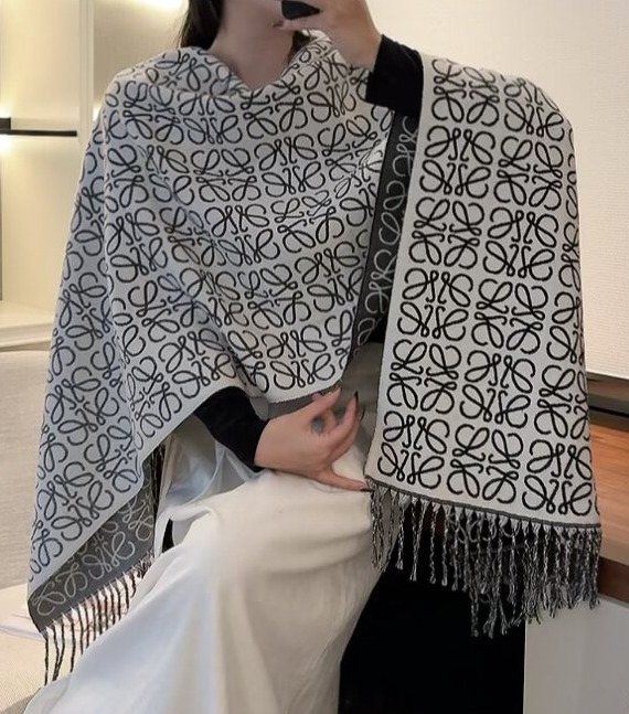 Loewe Fringed Interlocking Motif Scarf