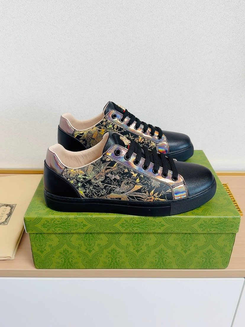 Gucci Black Gold-Pattern Low-Top Sneakers